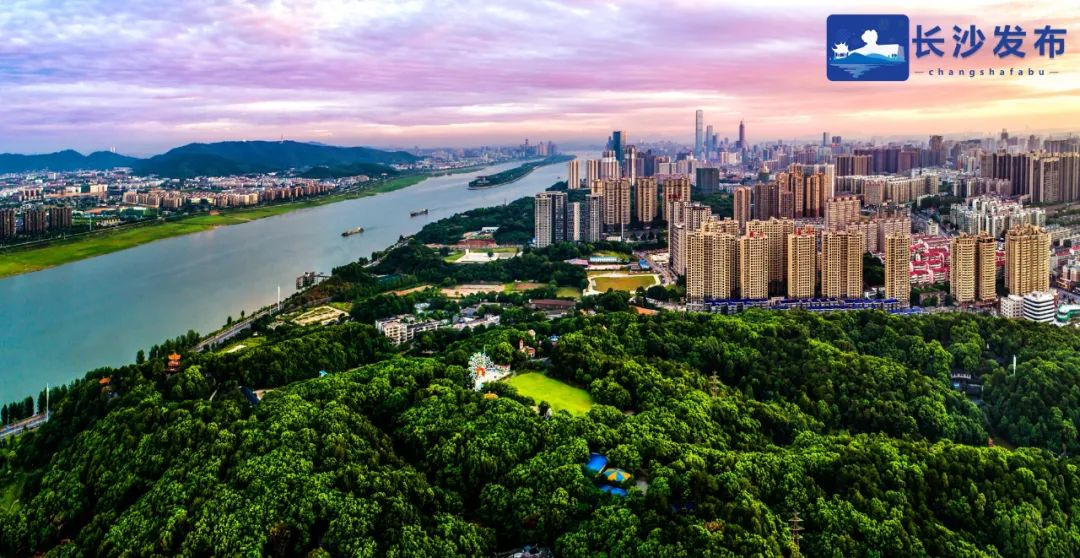 暮云社区黄土塘(刘丹 摄)湘江东岸线(天心区委网信办 供图)天 心 区"