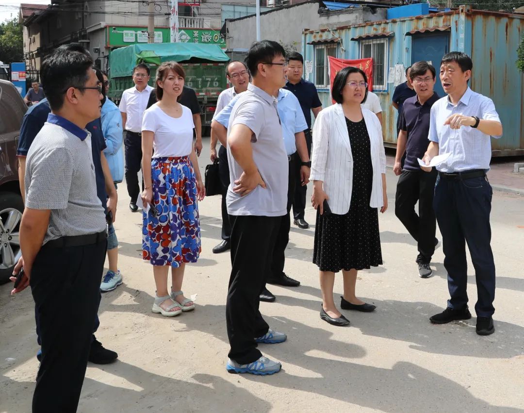 新闻出版局长刘育新,市委宣传部四级调研员王海明;路南区委书记孙辉福