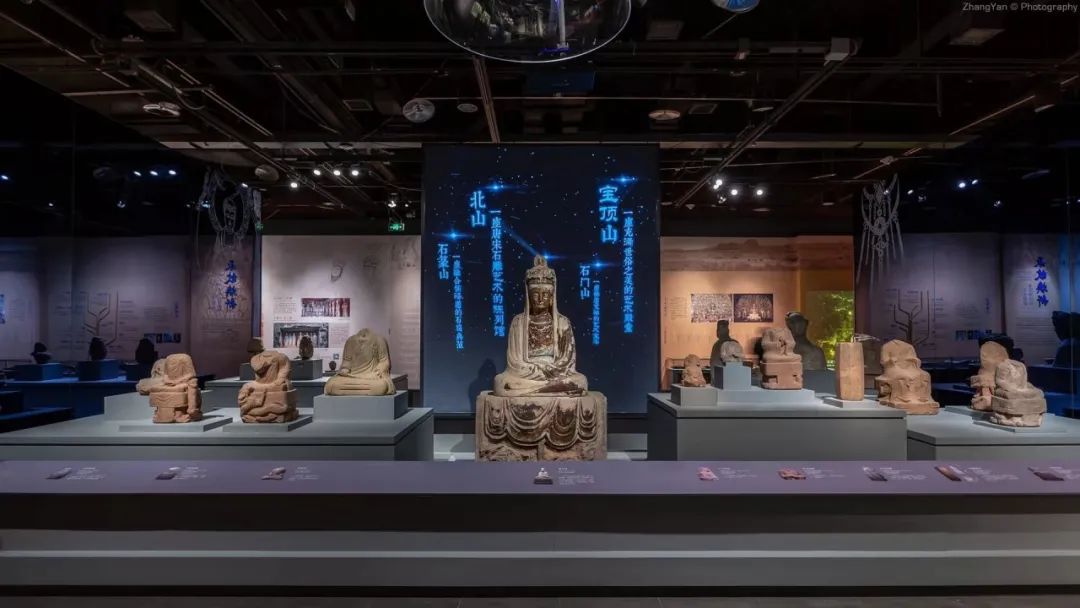 本次展览共90余件(套)展品,包含重庆大足石刻博物馆的70余尊石刻造像.