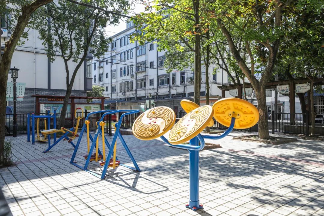 咚咚咚松江老城这个小区传来定制的敲门声