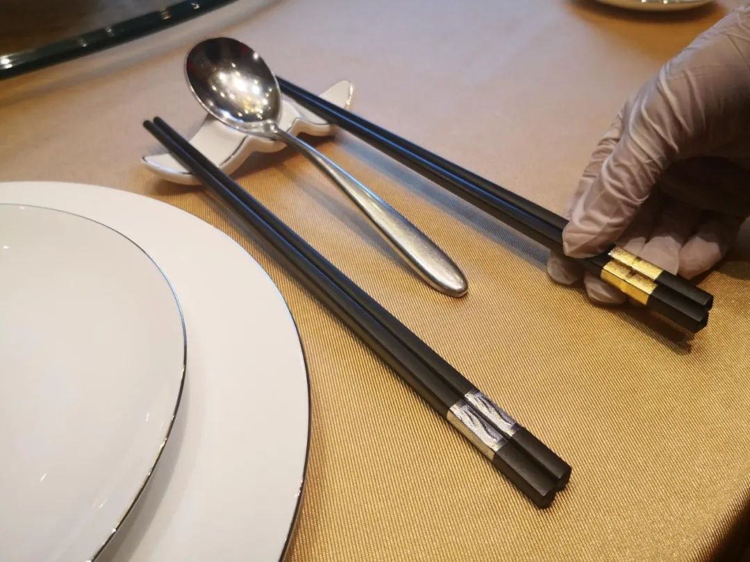 公筷公勺的摆放图片图片