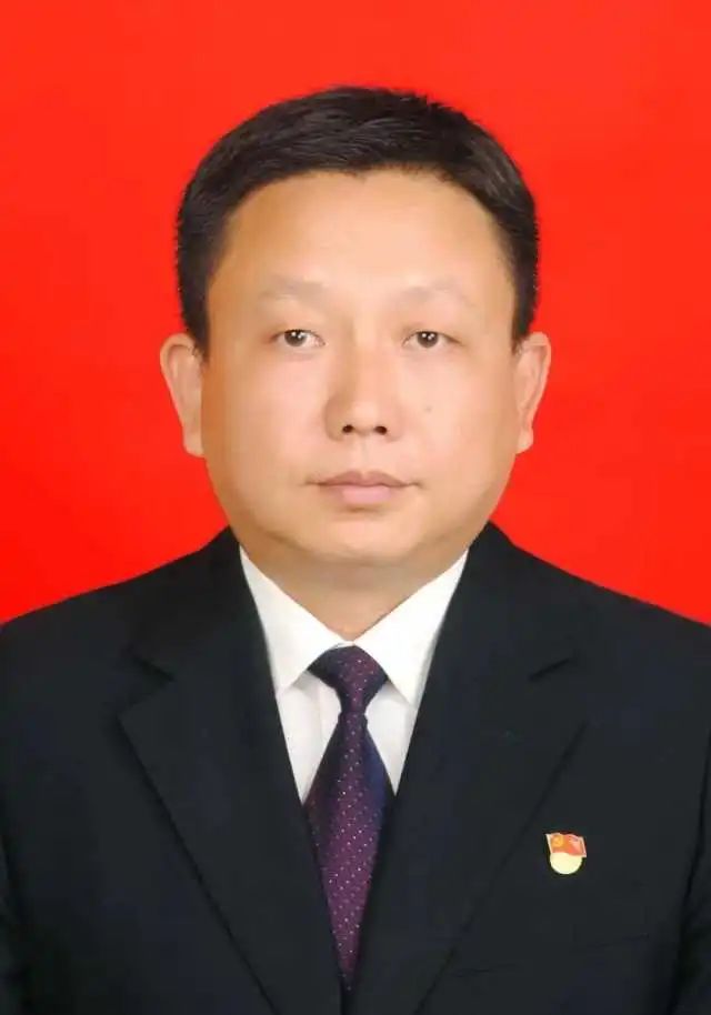 张宏清,1964年8月出生,中央党校大学学历.