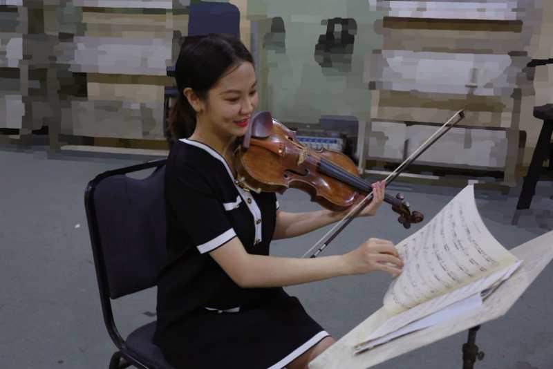 旅欧青年小提琴家黎雨荷推出新专辑《拉木纳错》