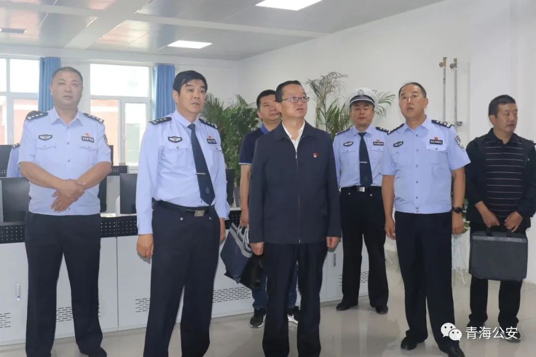 坚持政治建警全面从严治警丨潘志刚赴交警支队调研指导教育整顿