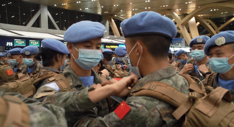 穿上星空迷彩出發赴黎維和部隊第二梯隊啟程6名掃雷女兵隨隊出征