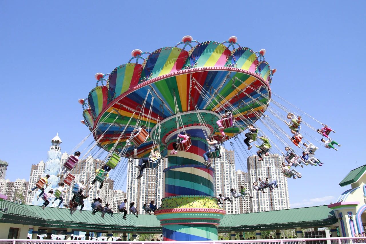 在这里做一个快乐的"孩子" 这里是哈尔滨的"欢乐谷" (哈尔滨,摄影师