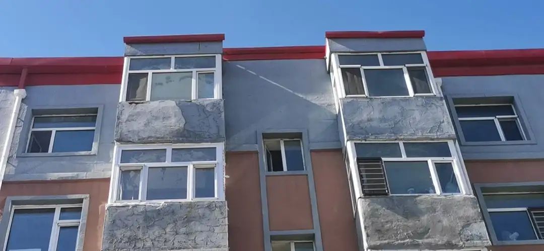 这个小区外墙体鼓大包了房屋维修基金应急启动