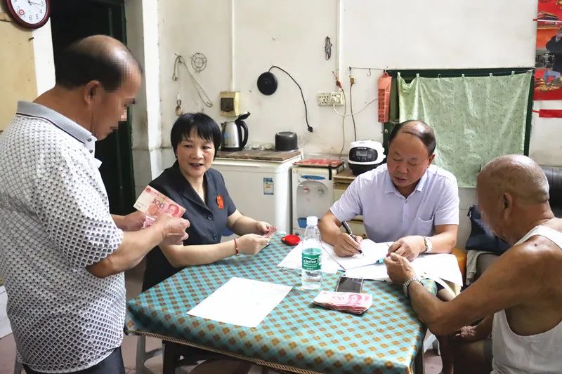 耄耋老人赡养难 巡回审判护亲情
