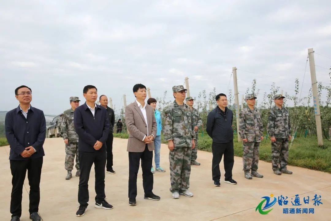 省委常委省军区政治委员余琨一行到昭通调研