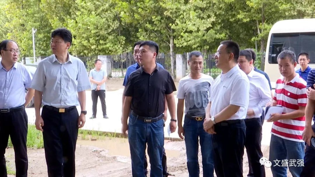 县领导调研项目建设情况