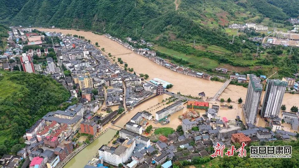 文县碧口镇发生内涝(8月18日摄,无人机照片)