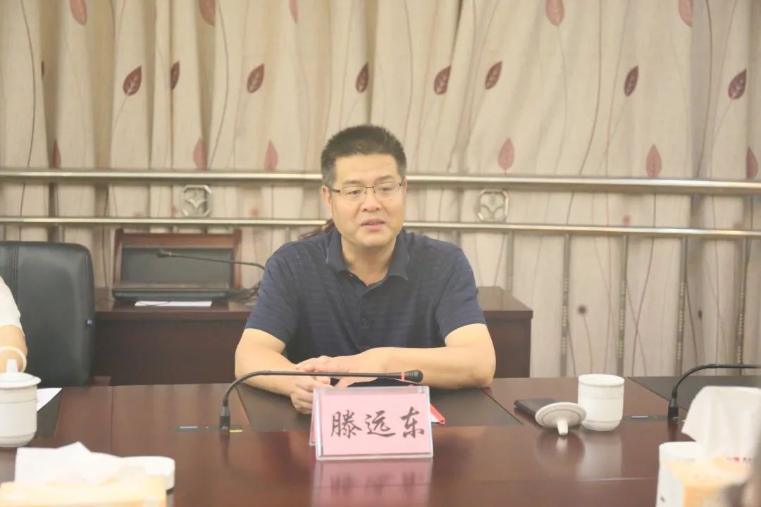 法治日报社驻重庆记者站站长吴晓锋一行来我院调研交流