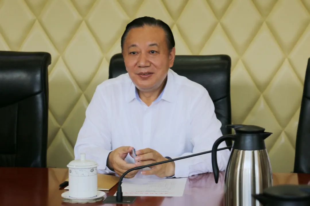 中建八局党委书记董事长校荣春一行赴甘肃短期工作