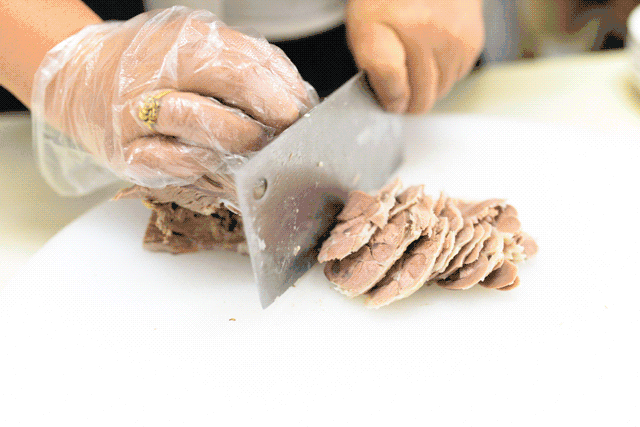 白切羊肉鲜肉,鲜肉,荠菜,豆沙,枣泥……口味多样,每一种几乎都成了