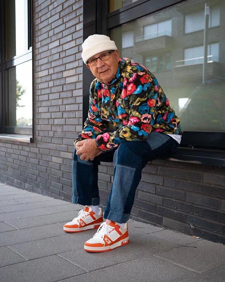 74岁最潮爷爷爆红100万人追更这世上没什么事太晚