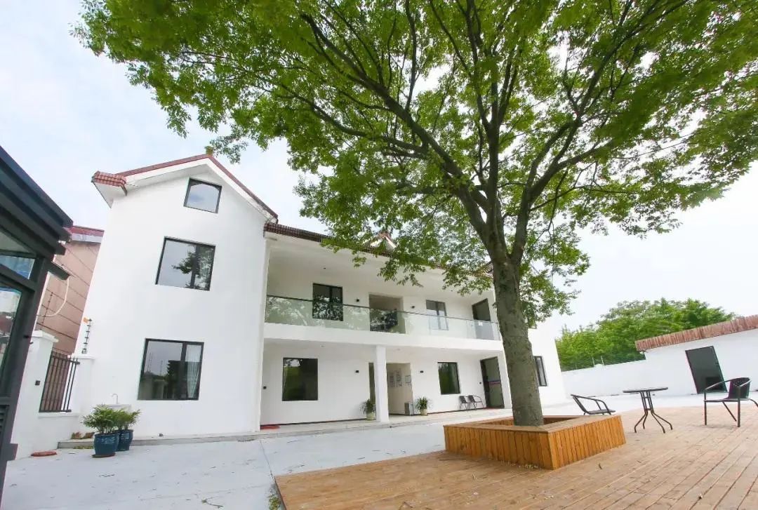 孙桥社区通过"两委一中心"(社区党委,社区委员会,社区中心)建设,将