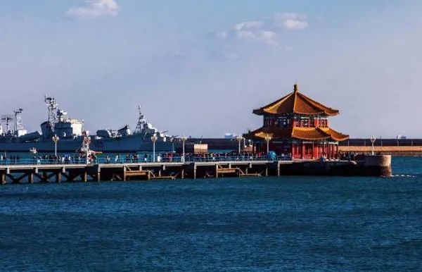双城记⑥丨万国风，明军魂，“岛城”千里觅“瀑乡”