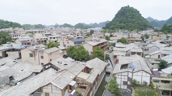 双城记⑥丨万国风，明军魂，“岛城”千里觅“瀑乡”