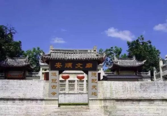 双城记⑥丨万国风，明军魂，“岛城”千里觅“瀑乡”