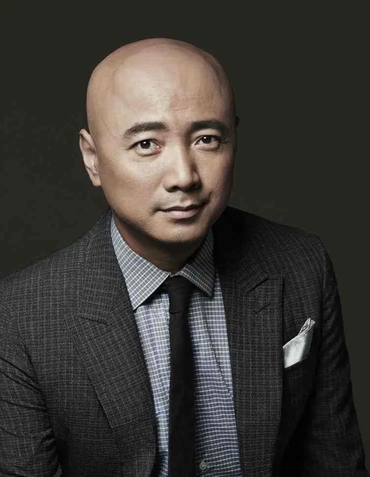 大肚子的徐峥悄悄"怀孕"?全民调侃背后,却是中年男性之痛