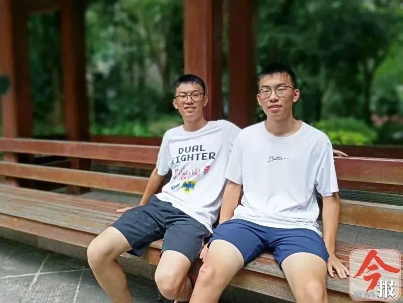广西一对双胞胎兄弟同分考上清华都是687分