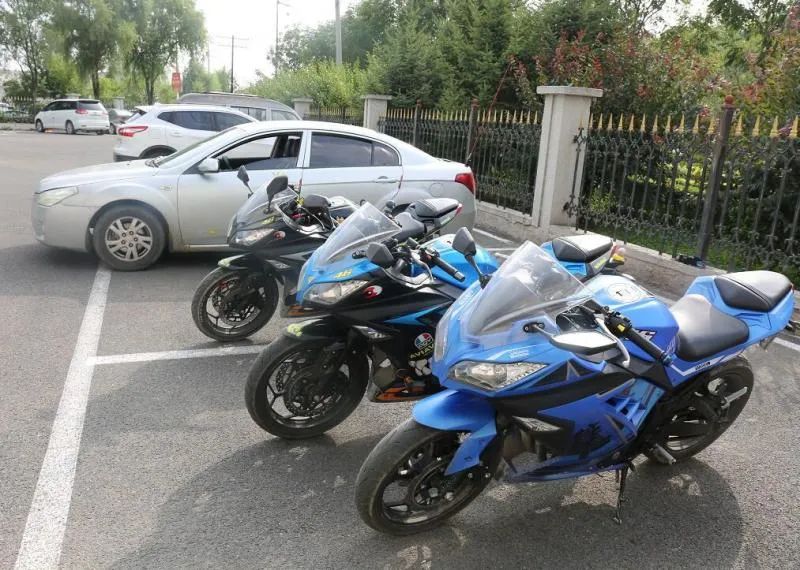 本地丨非法飙车,桦甸7人被拘留!