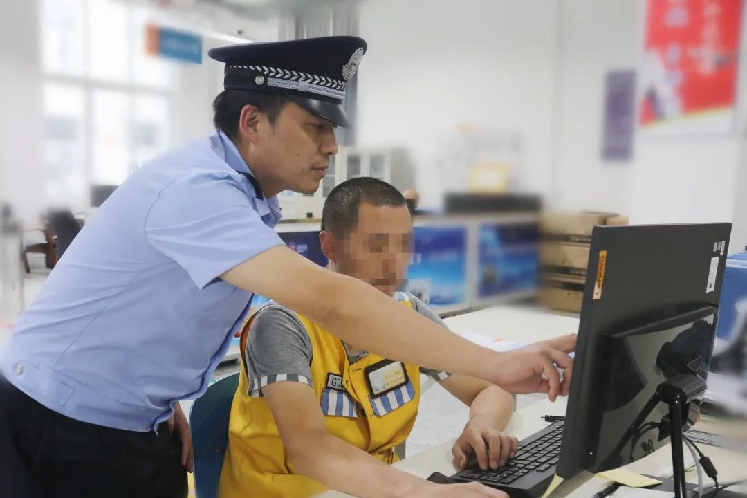 80后监狱民警的责任与担当