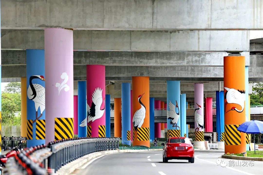 风景线色彩斑斓,生动有趣那一幅幅艺术墙绘一眼就能看见现在走在路上