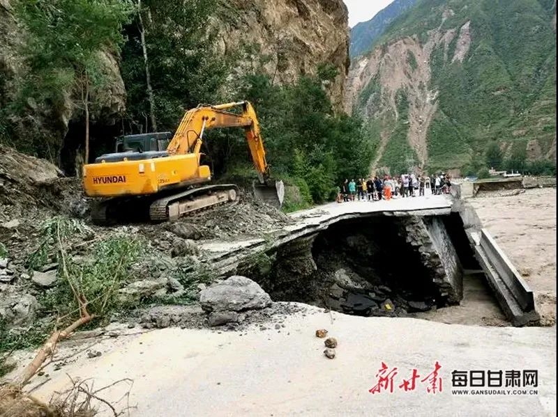 三天四夜,他们打通文县212国道"生命线"