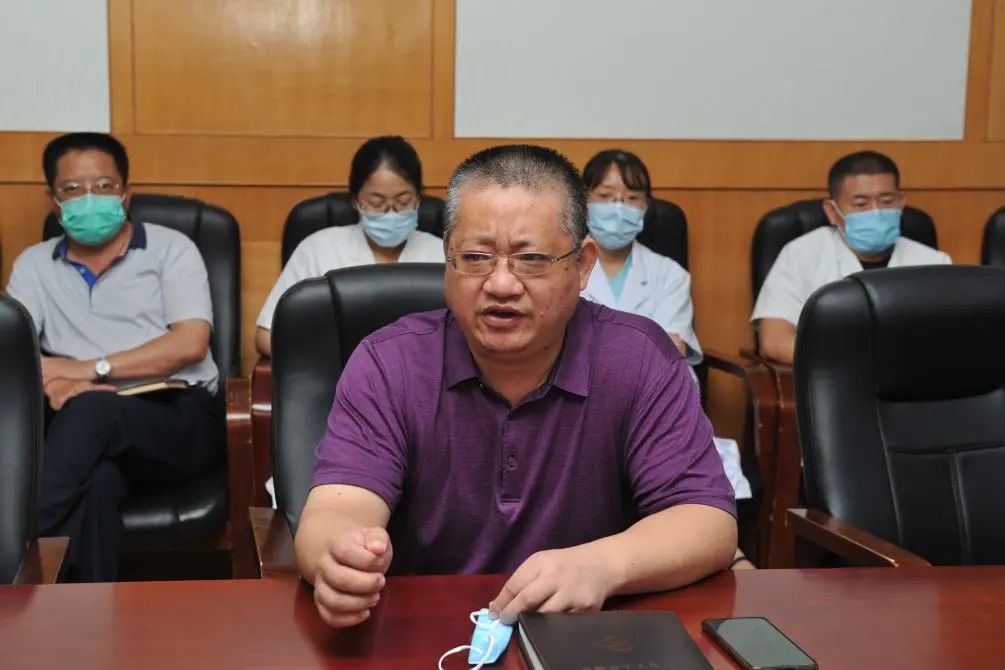 医院总会计师张兴安对规范收费和成本控制进行了明确要求,并且提出了