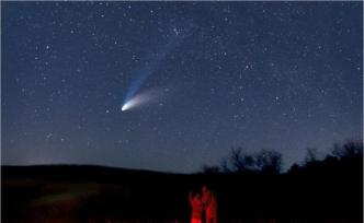 彗星降临的那一夜，我遇到了平行时空里的另一个自己