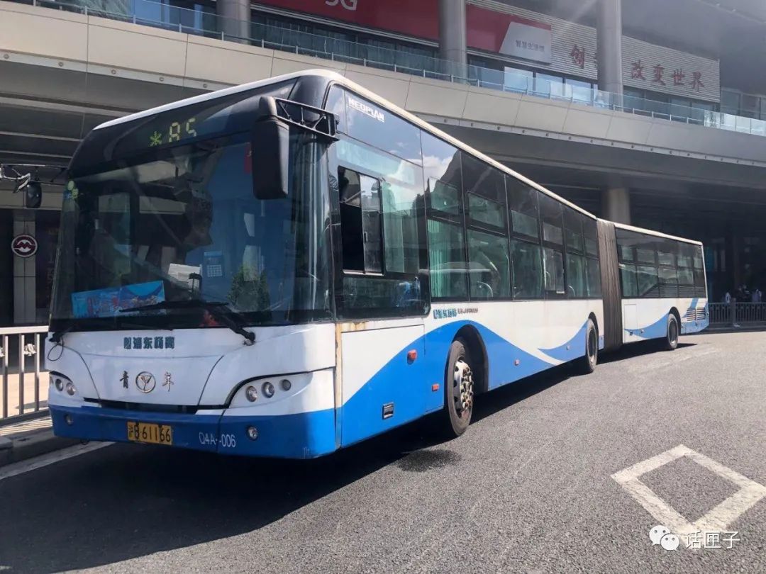 核定载客量163人该车价格高达200万元分别投入了10辆青年牌jnp6180g