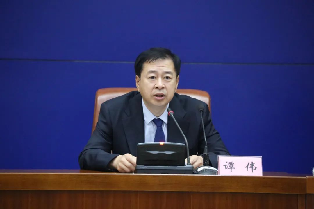 出席今天发布会的有:济南市人民政府副秘书长谭伟,济南市市场监督管理