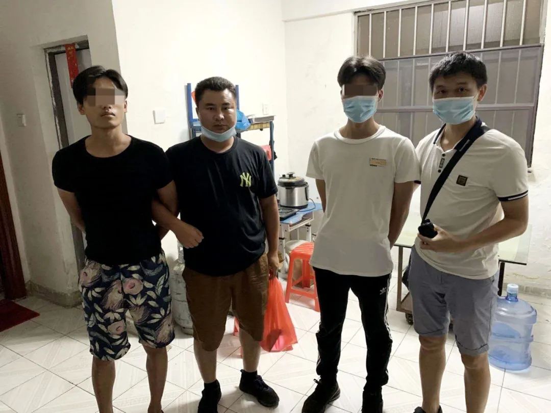 【头条】截胡！倒卖银行卡的“链条商”竟在局内截胡！