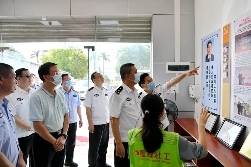 广东省公安厅党委委员,副厅长林伟雄率厅刑侦局局长黄海,省禁毒办专职