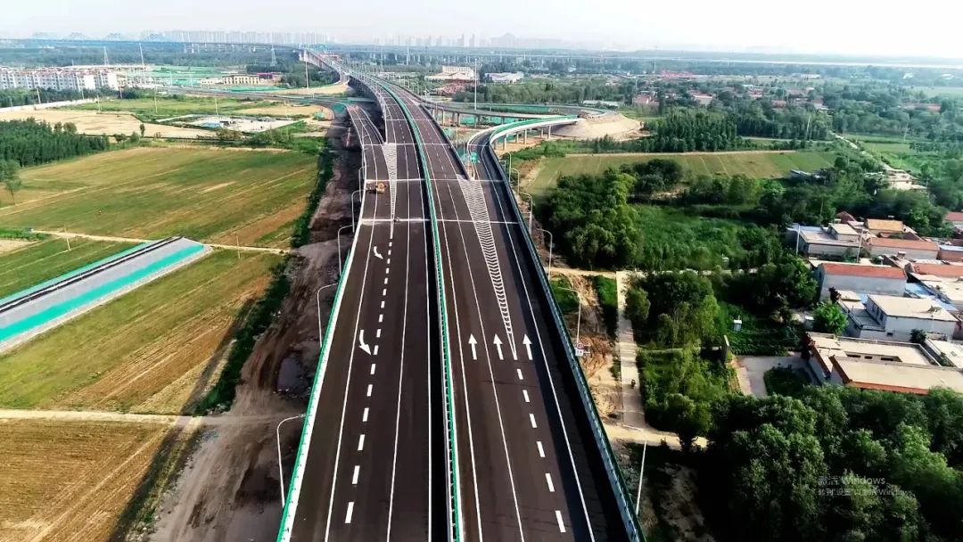 父老乡亲们通车啦