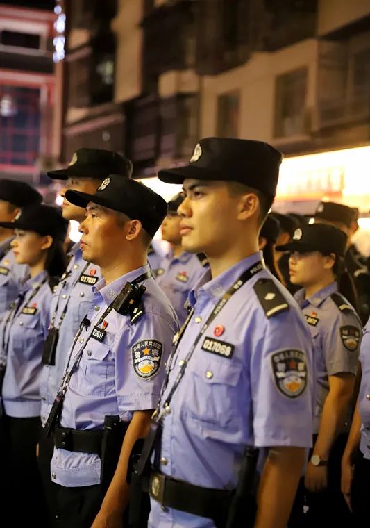 坡子街派出所最帅警察图片