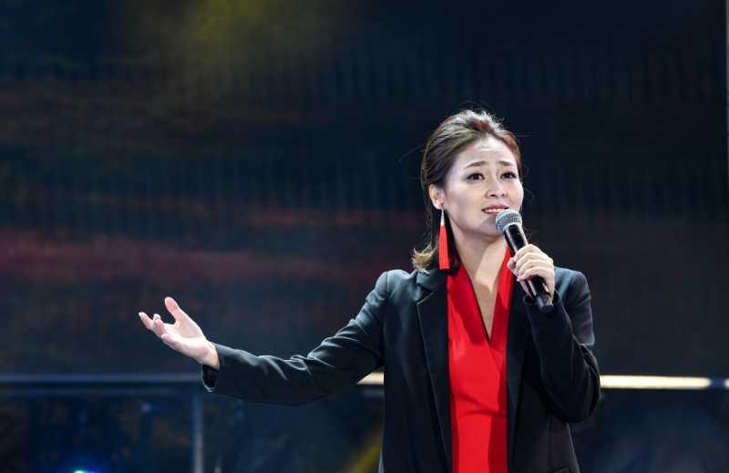 北京舞蹈学院表演系教授,朗诵演员陈曦,中央歌剧院女中音歌唱家杨丽