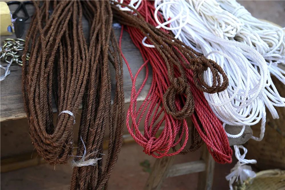 棕绳把秤你要吗卖红粬卖火屎猪肉摊选枇杷成交吃零食卖粽叶点钞