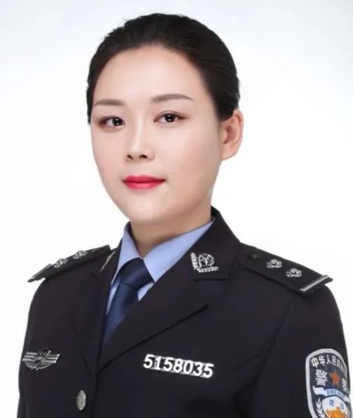 致敬扫黑英雄康润扫黑除恶宣传员