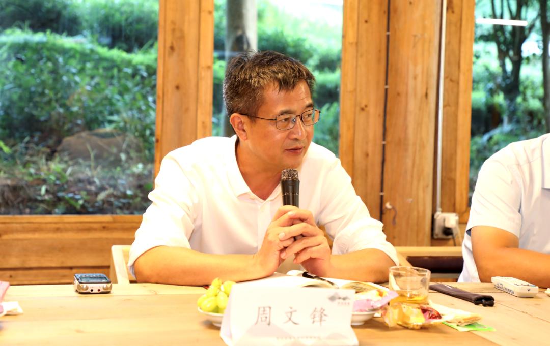 黎平县委书记周文峰说,黎平县摘掉了贫困县的帽子后,下一步就是如何更