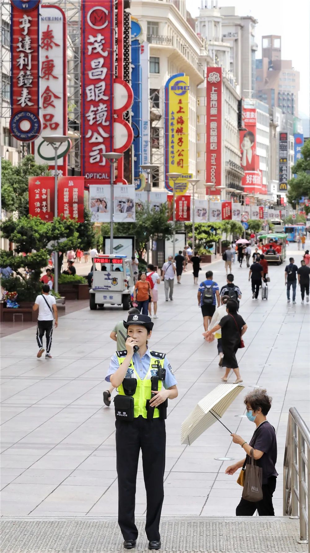 朱靜怡是上海市公安局黃浦分局南京東路派出所一線綜合執法民警,她所