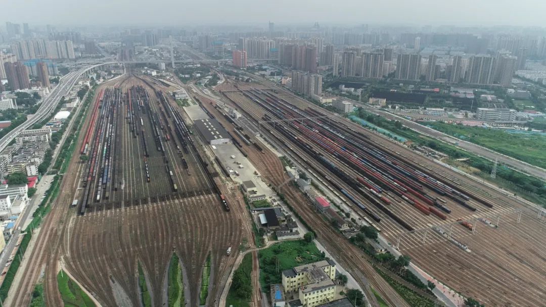百日攻坚郑州北站打通大动脉畅通微循环