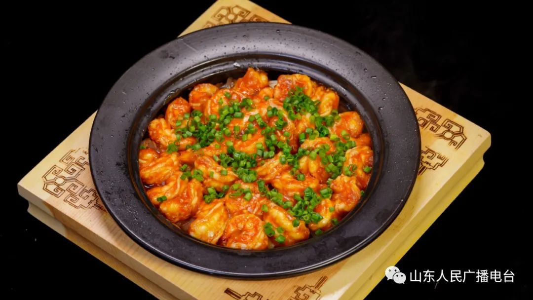 砂锅焗虾仁环节操作规范用料标准主料大虾仁360克(选用长岛冰冻大虾仁