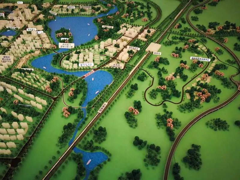 高起点规划建设金村新区,柳泉片区,空港新区三位一体,总面积52.