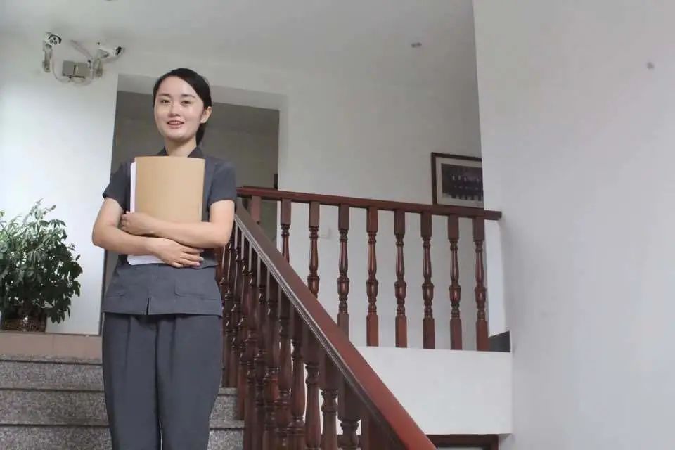 速来围观乘风破浪的法庭小姐姐