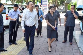 刘学锋,省法院政治部法官管理处处长殷恒到仁和区法院调研指导工作