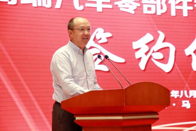南京泉峰汽车精密技术股份有限公司董事长潘龙泉