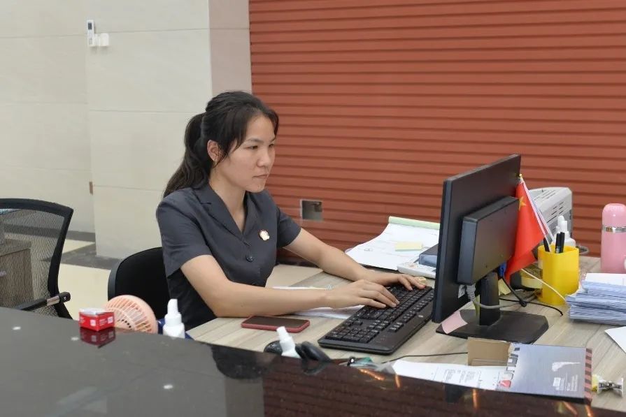 法官看法官读数识法院人一年449个案件在法院第一窗口绽芳华