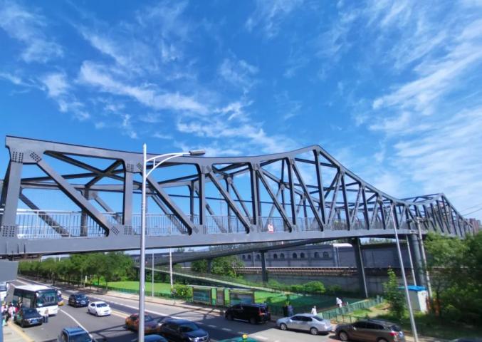 多图实拍清华大学东北门外过街天桥开通啦